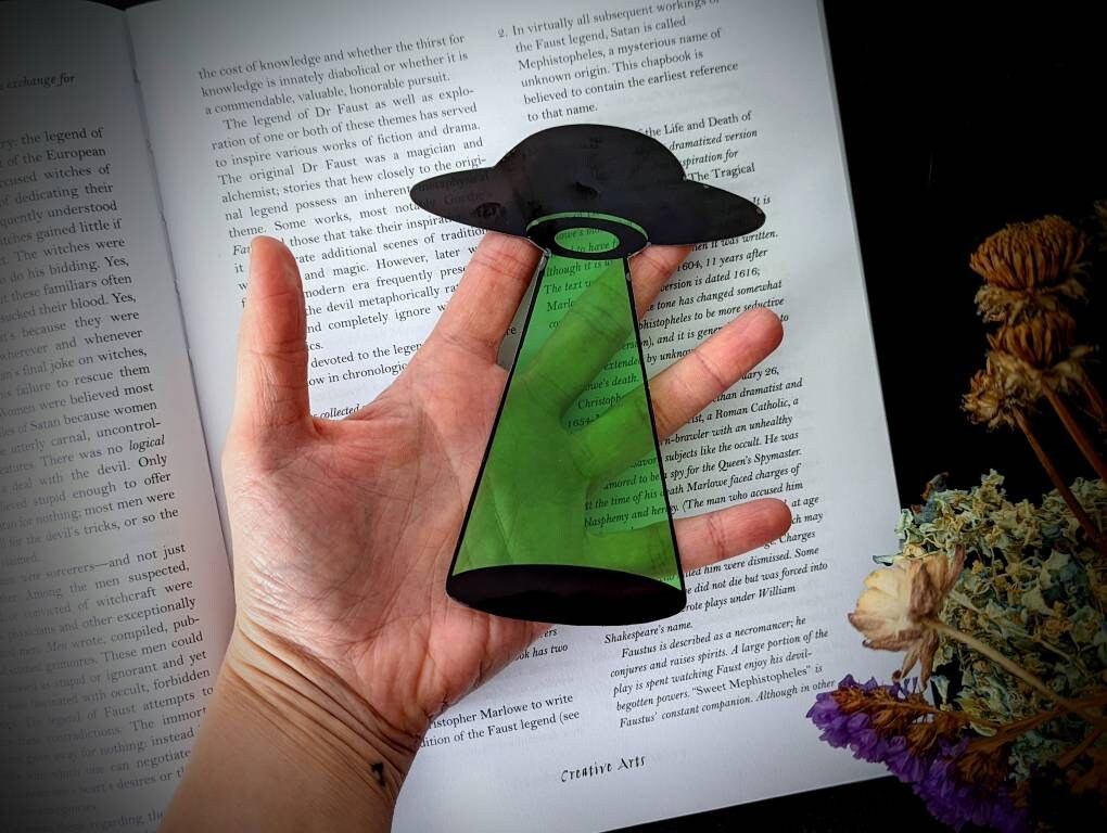 Clear Bookmark UFO Alien Abduction Abduct Extraterrestrial Beings Aliens Are Real Aliens Exist Believer Green Book Reader Lover Gift