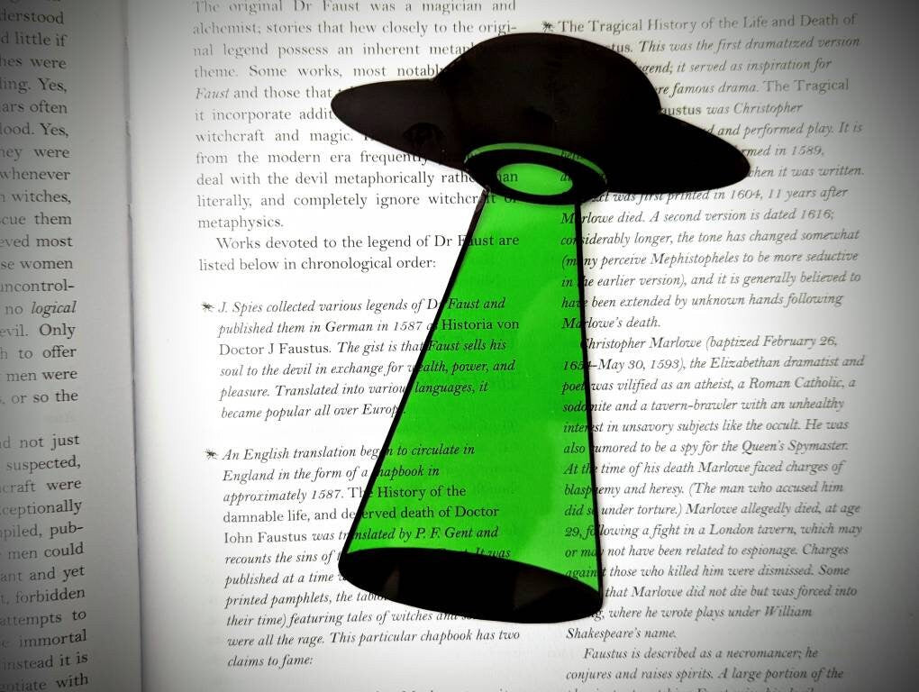 Clear Bookmark UFO Alien Abduction Abduct Extraterrestrial Beings Aliens Are Real Aliens Exist Believer Green Book Reader Lover Gift